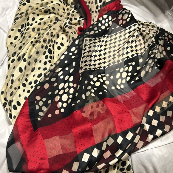 Saree red black cream polka dots, stripes. Unstitched. Georgette New - Picture 1 of 11